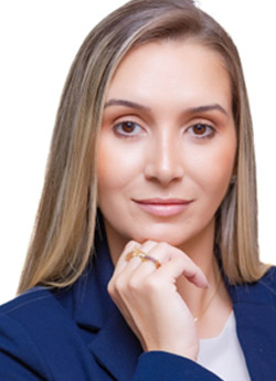 Thayse Azeredo (ES)